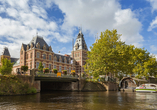 Das Rijksmuseum in Amsterdam beherbergt unzählige Kunstobjekte.
