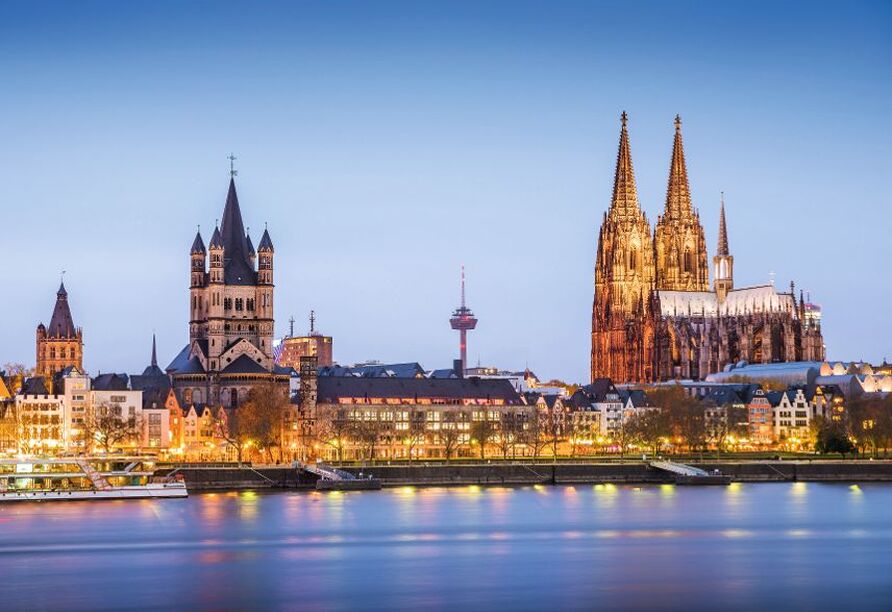 Im winterlichen Köln beginnt und endet Ihre Silvesterreise.