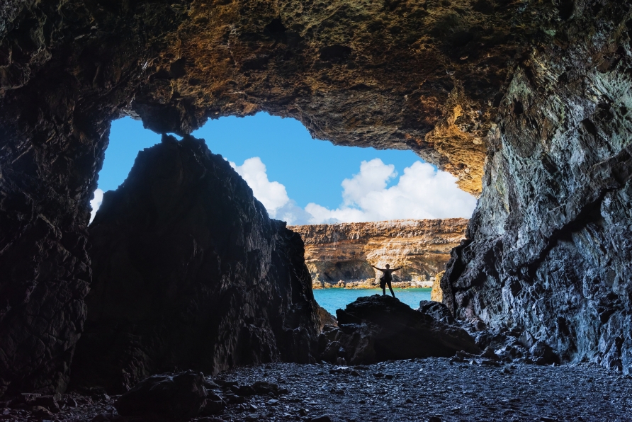 In Ajuy besuchen Sie die berühmten Höhlen – ein Ort voller Mystik und geologischer Geschichte. 