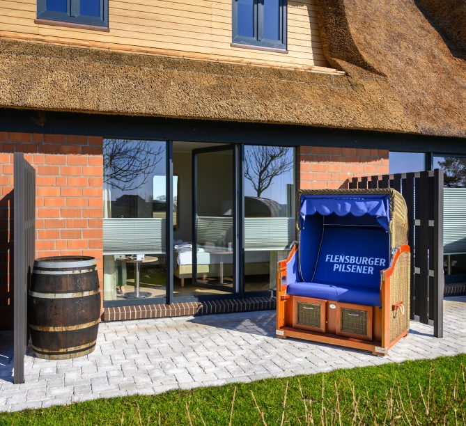 Beispiel einer Terrasse mit Strandkorb im Doppelzimmer Superior