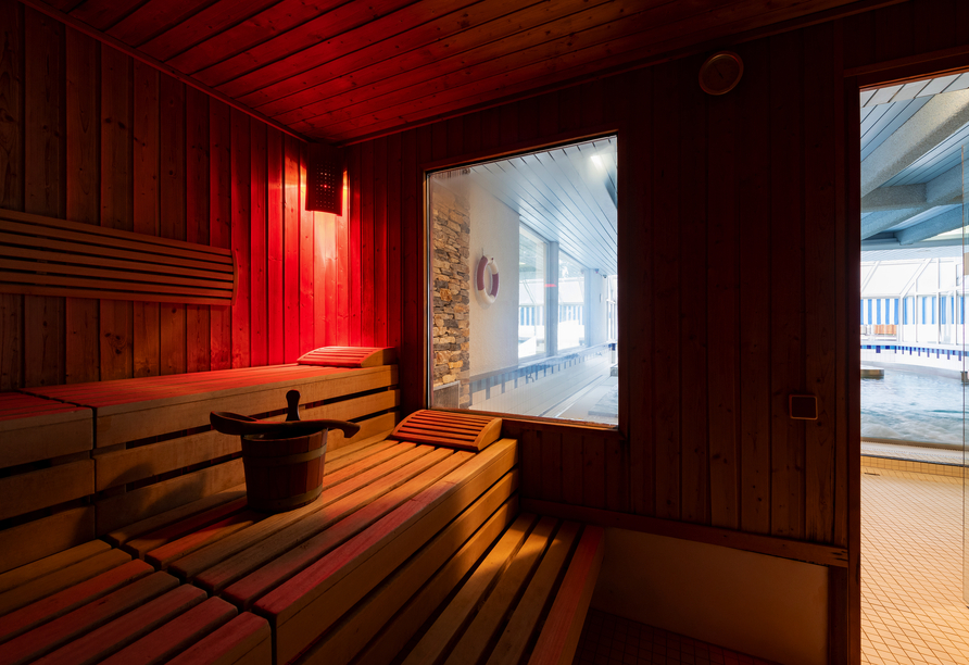 Kommen Sie in der hoteleigenen Sauna ins Schwitzen und lassen Sie den Alltag hinter sich.