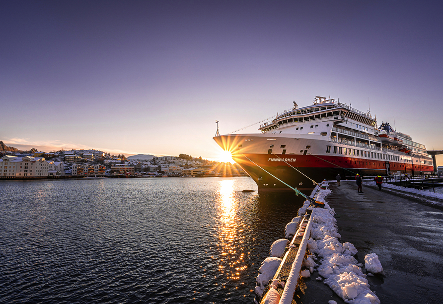 Außenansicht des Postschiffes Finnmarken
