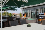 Nehmen Sie Platz auf der schönen Dachterrasse Ihres Hotels.