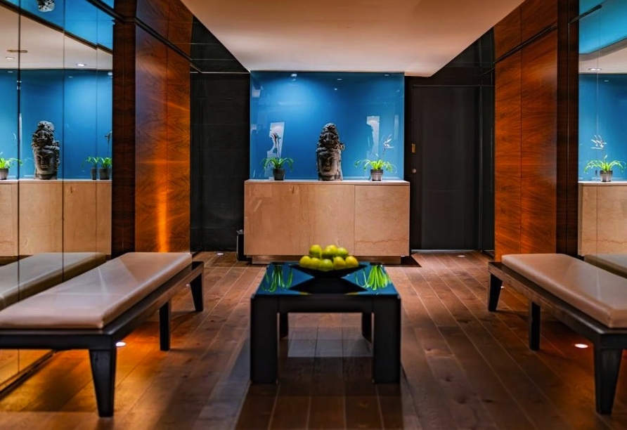 Das luxuriöse Spa erwartet Sie mit erholsamen Wellnessanwendungen.