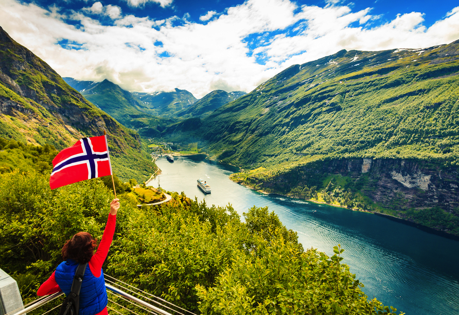 Diese Kreuzfahrt bringt Sie zu den schönsten Fjorden Norwegens, wie hier den Geirangerfjord.