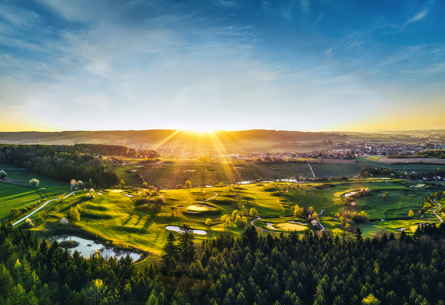 Blick auf den Bella Vista Golfplatz in Bad Birnbach – die Region ist ein Paradies für Golf-Fans.