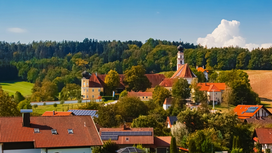 Blick über Bad Griesbach im Sommer