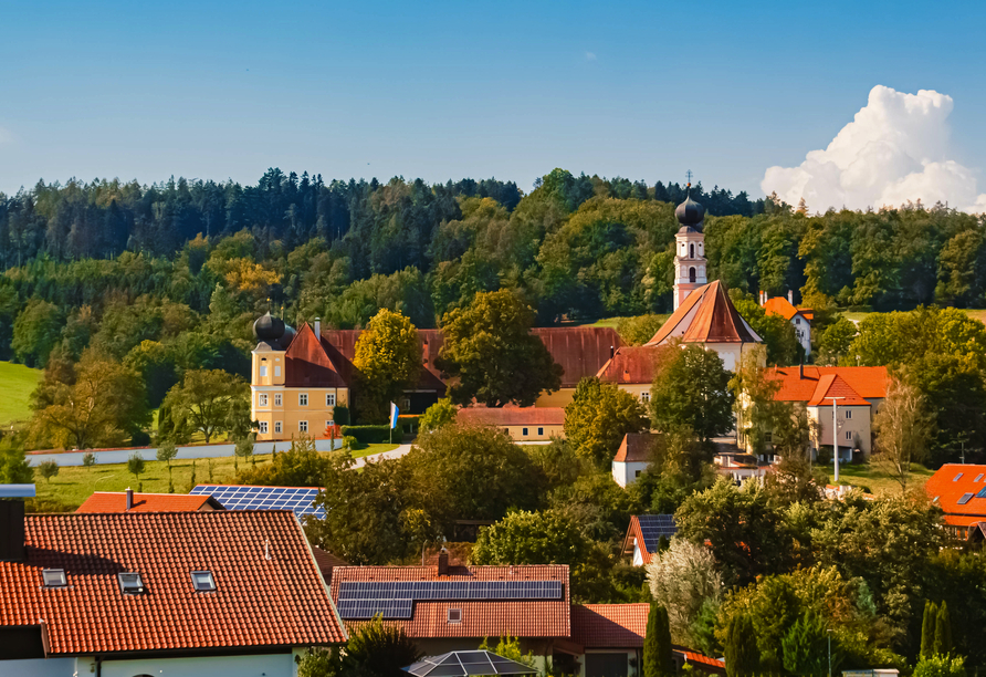 Blick über Bad Griesbach im Sommer