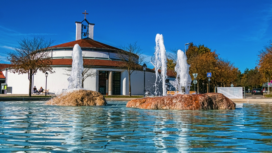 Die schöne Emmauskirche in Bad Griesbach-Therme