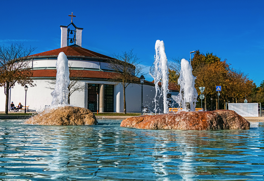 Die schöne Emmauskirche in Bad Griesbach-Therme
