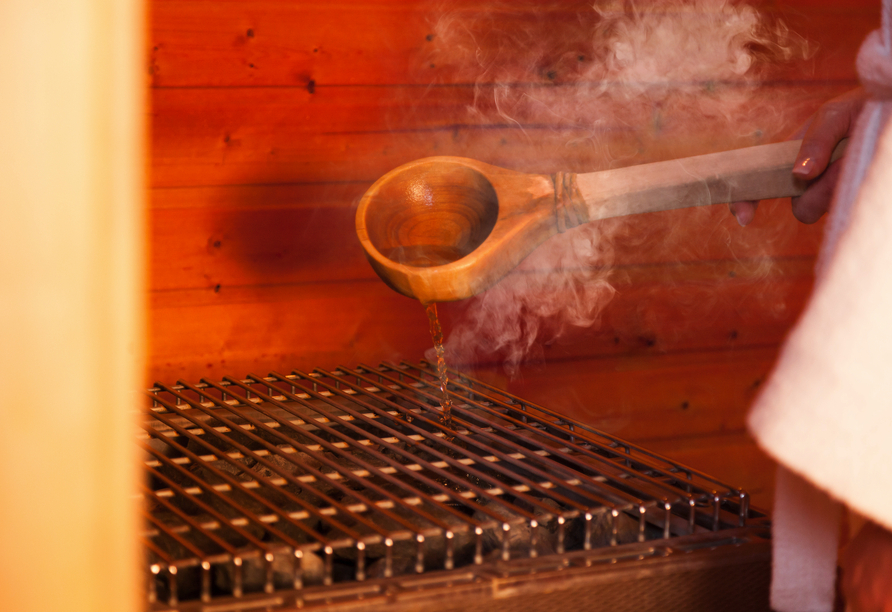 Wärmen Sie sich in der hoteleigenen Sauna wieder auf. 