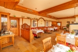 Lassen Sie sich im Restaurant mit traditioneller und moderner Küche verwöhnen. 