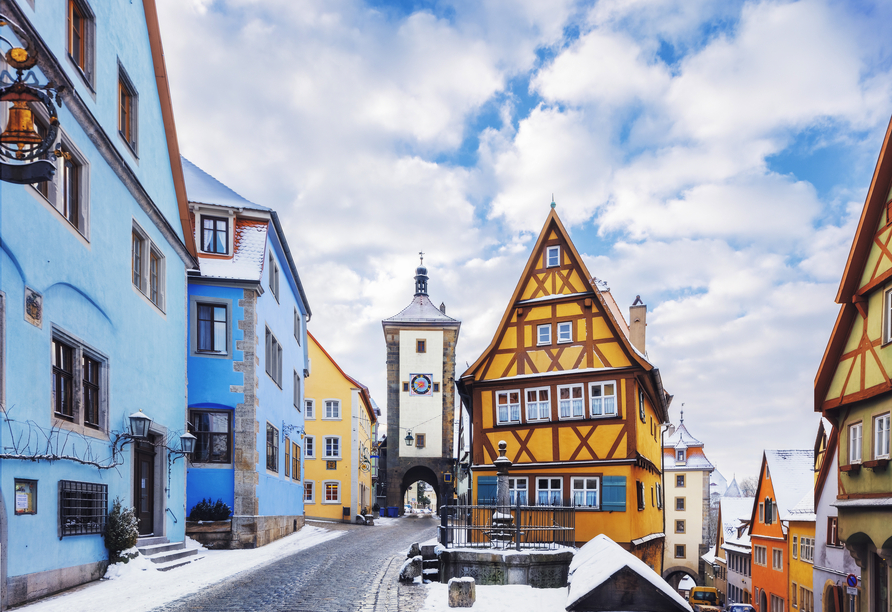 Machen Sie einen Ausflug in die mittelalterliche Stadt Rothenburg ob der Tauber.