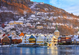 Bergen ist immer eine Reise wert, aber vor allem in den winterlichen Monaten verzaubert die Stadt mit einem ganz besonderen Ambiente.