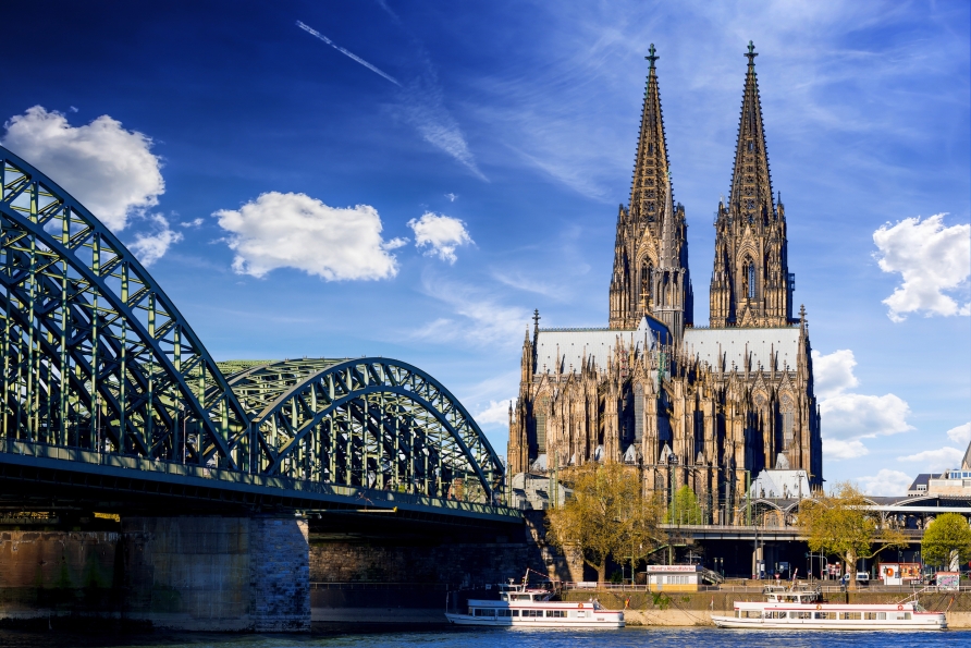 Köln mit dem berühmten Dom eignet sich ideal für einen Ausflug.