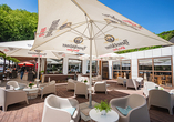 Machen Sie es sich auf der Terrasse gemütlich.