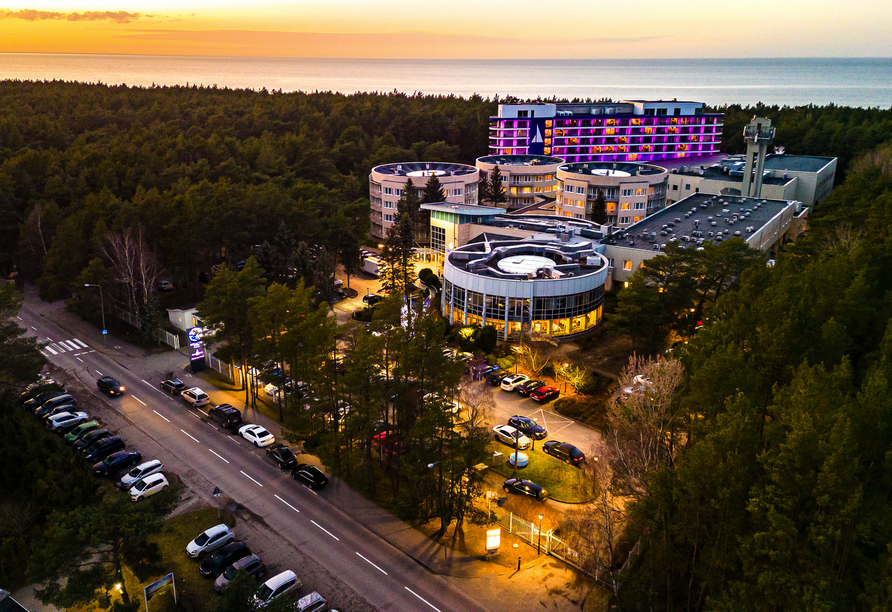 Einladend bei Tag und Nacht – Ihr Rückzugsort an der Ostsee.