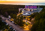 Einladend bei Tag und Nacht – Ihr Rückzugsort an der Ostsee.