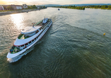 Eine malerische Schifffahrt auf dem Rhein erwartet Sie!