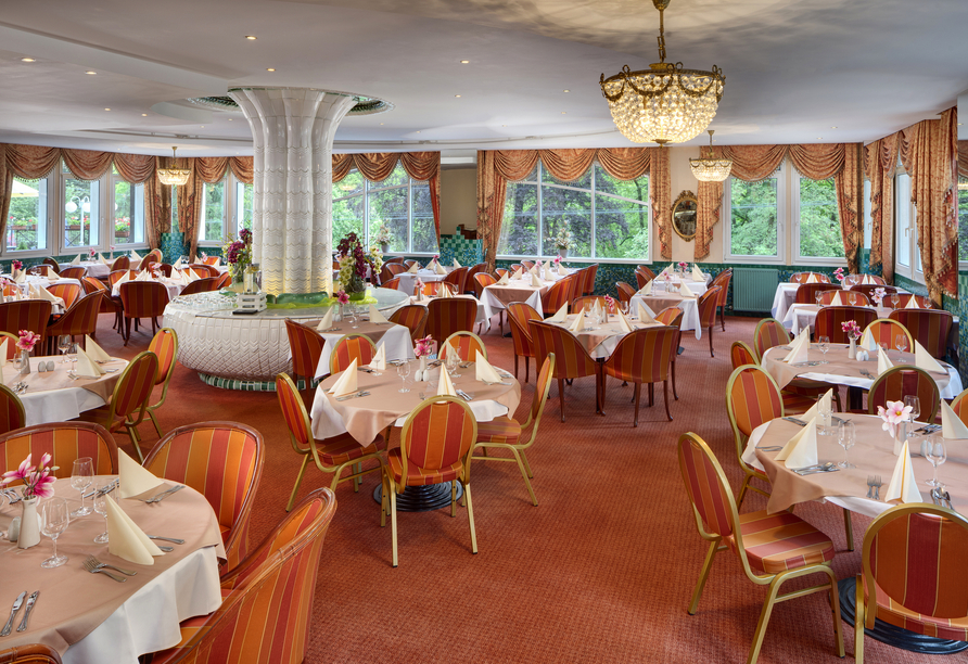 Nehmen Sie Platz im Restaurant des Butterfly Ensana Health Spa Hotels.