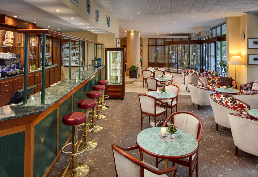 Bar und Lobby des Hotels laden zum Verweilen ein.