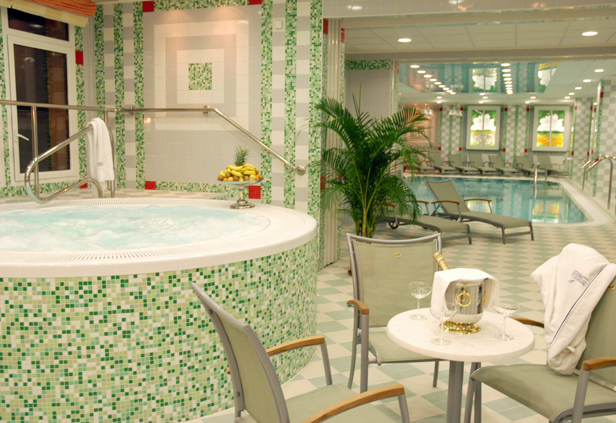 Gönnen Sie sich eine Auszeit im Whirlpool.