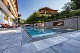 Der Außenpool des Lifthotels Aschaber