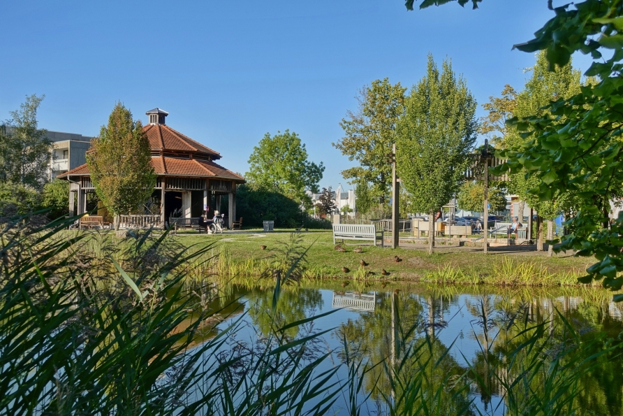Ihr Hotel erwartet Sie direkt am schönen Kurpark von Bad Windsheim.