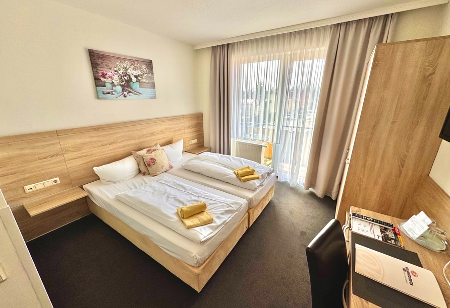 Beispiel eines Doppelzimmers mit Balkon