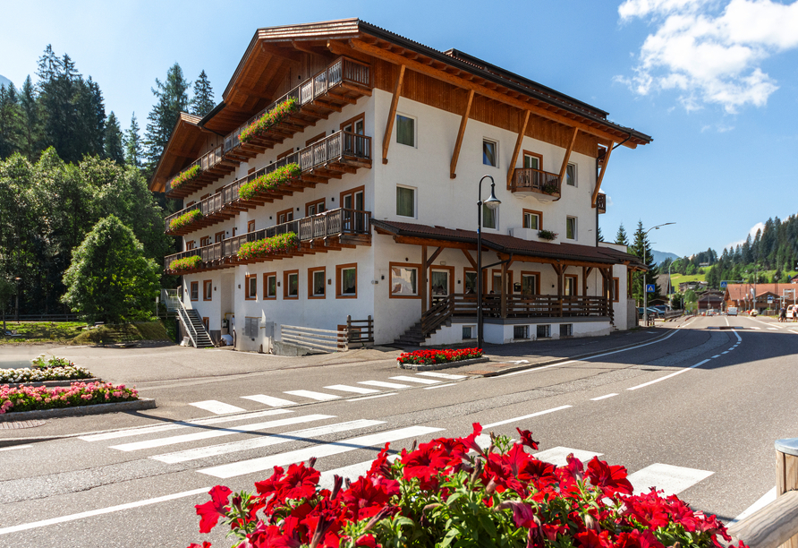 Das Avisio Park Hotel heißt Sie herzlich willkommen.