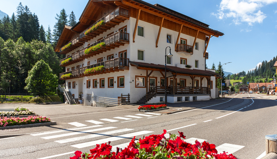 Das Avisio Park Hotel heißt Sie herzlich willkommen.