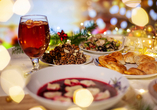 Lassen Sie sich an Heiligabend mit einem traditionellen polnischen Festbuffet verwöhnen.