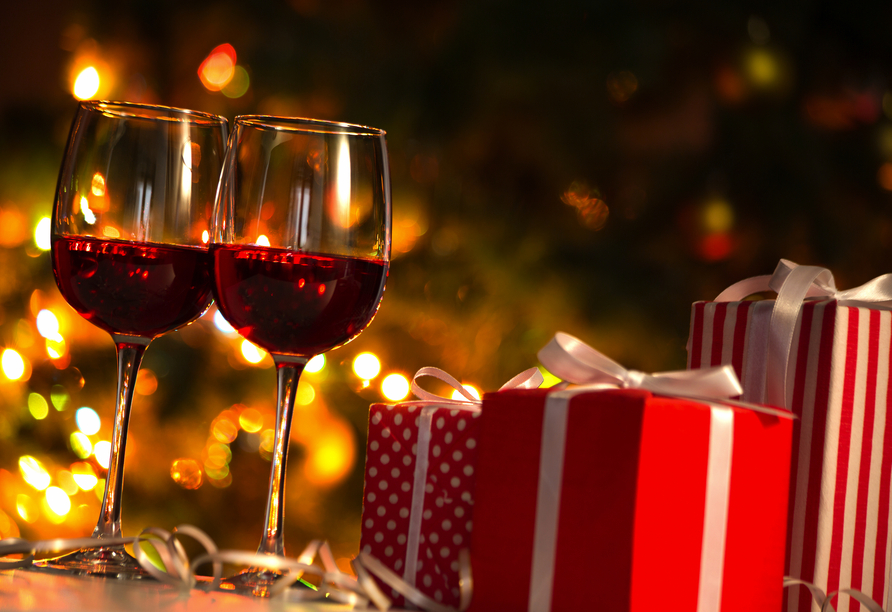 Genuss und Geschenke  – so fühlt sich Weihnachten im Hotel an, fernab vom Trubel.