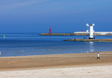 Die weiße Mühle – Wahrzeichen von Swinemünde – begrüßt Sie am malerischen Strand.
