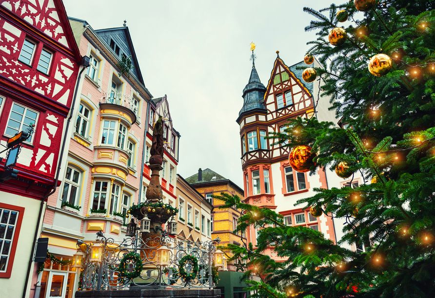 In Bernkastel-Kues erwarten Sie pittoreske Fachwerkhäuser.
