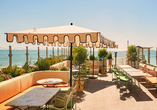 Von Ihrem Hotel aus können Sie direkt aufs Meer blicken.