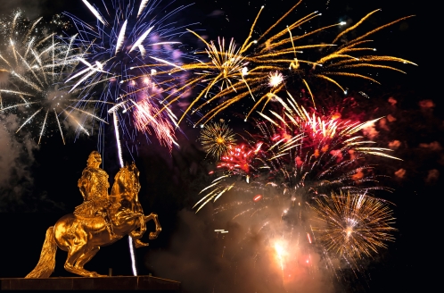Festlicher Lichterglanz über den Dächern Dresdens.