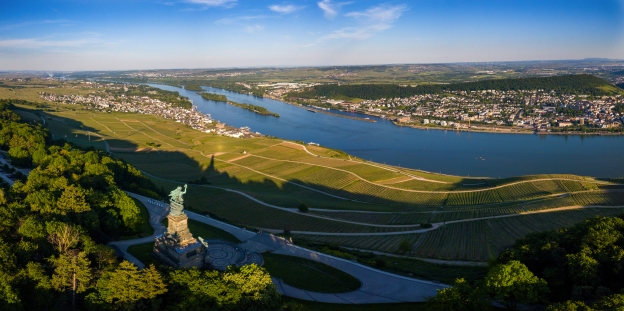 Erleben Sie die atemberaubende Landschaft rund um Rüdesheim.