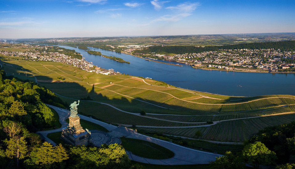 Erleben Sie die atemberaubende Landschaft rund um Rüdesheim.