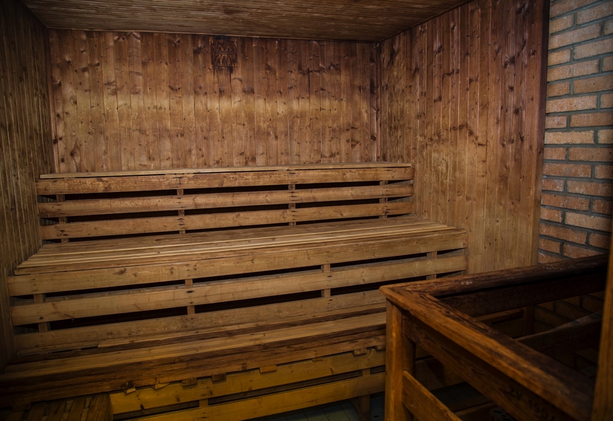 Entspannen Sie in der rustikalen Sauna. 