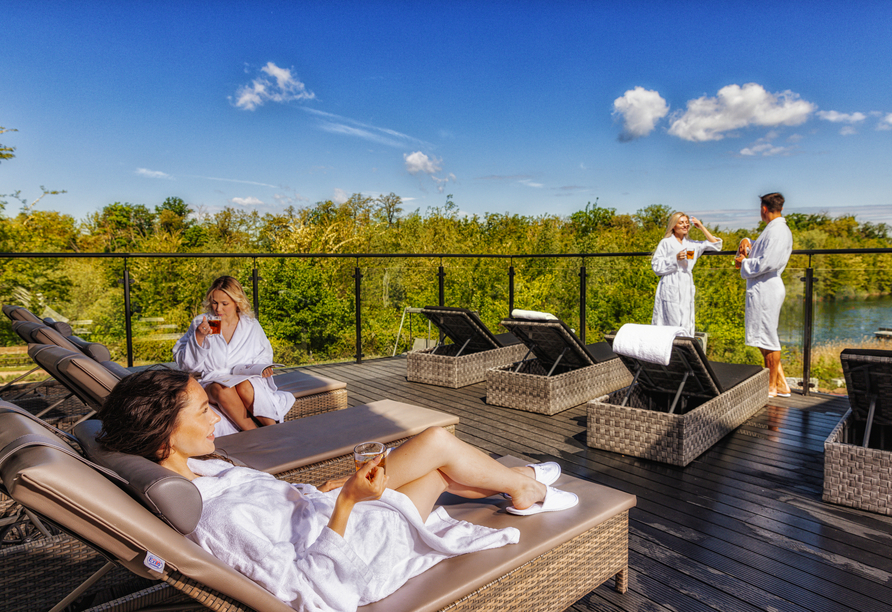 Lassen Sie den Alltag auf der Dachterrassen-Lounge hinter sich und genießen Sie den Ausblick.