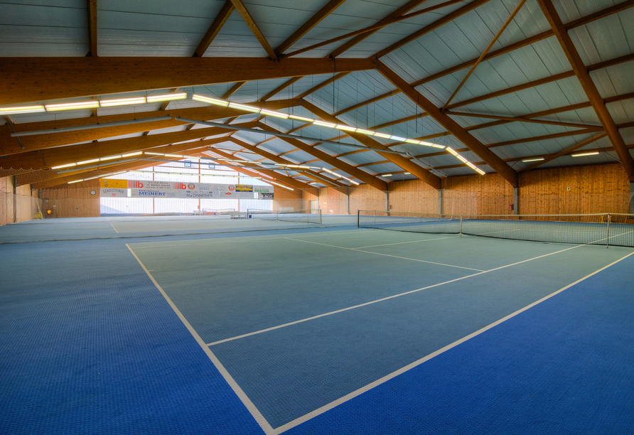Wie wäre es mit einem Match in der Tennishalle?