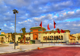 Besuchen Sie das geografische Zentrum Casablancas: den Mohammed-V-Platz!