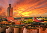 Erleben Sie atemberaubende Sonnenuntergänge über Marrakeschs Medina!