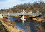 Der Fluss Zwickauer Mulde führt direkt an der Stadt vorbei.