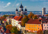Blick über die Altstadt von Tallinn mit der Alexander-Newski-Kathedrale.