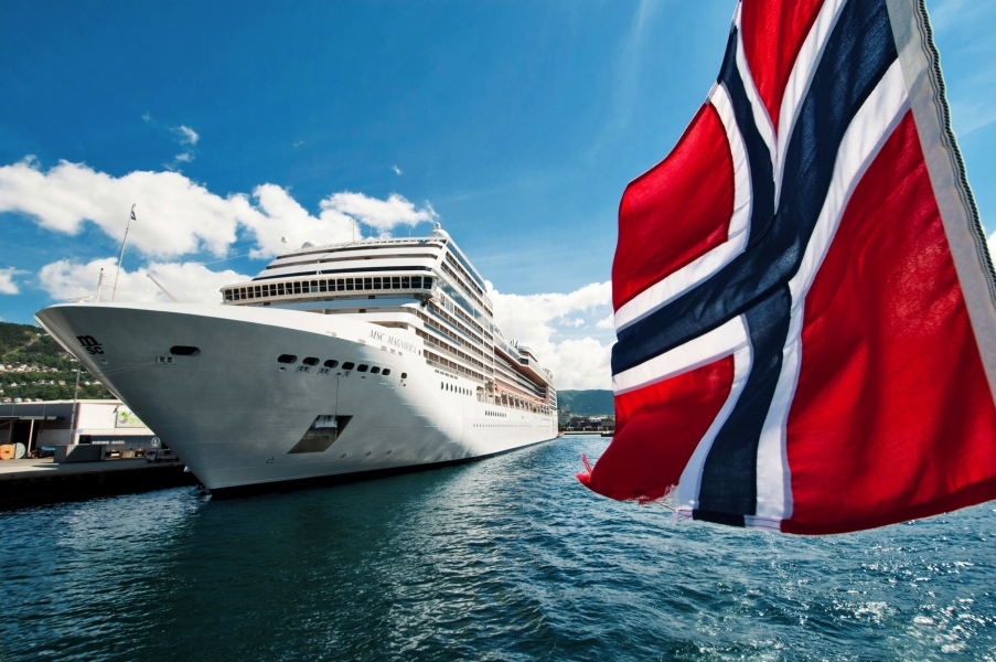 MSC Magnifica ab/an Warnemünde