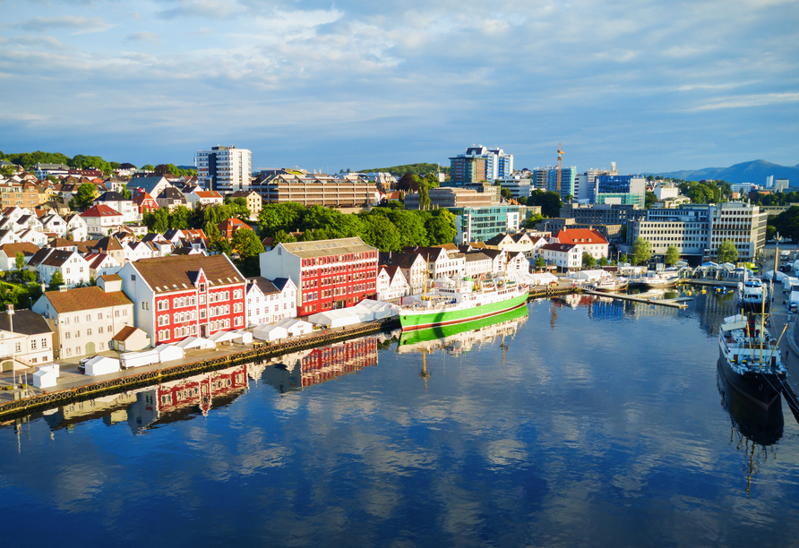 Ein Spaziergang in Vågen, dem Hafen in Stavanger, bietet herrliche Aussichten.