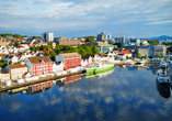 Ein Spaziergang in Vågen, dem Hafen in Stavanger, bietet herrliche Aussichten.