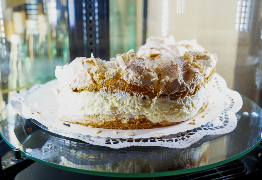 Freuen Sie sich im Café vom Hotel Central Willingen auf schmackhaften Kuchen und Torten.